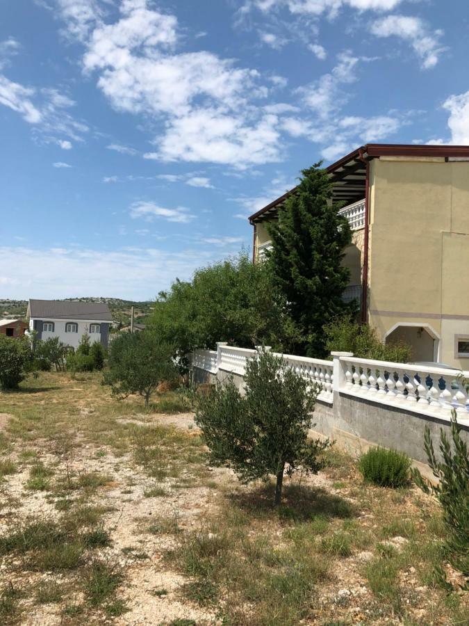 Apartmani Gabi Cesarica Exterior foto