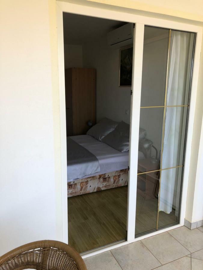 Apartmani Gabi Cesarica Exterior foto