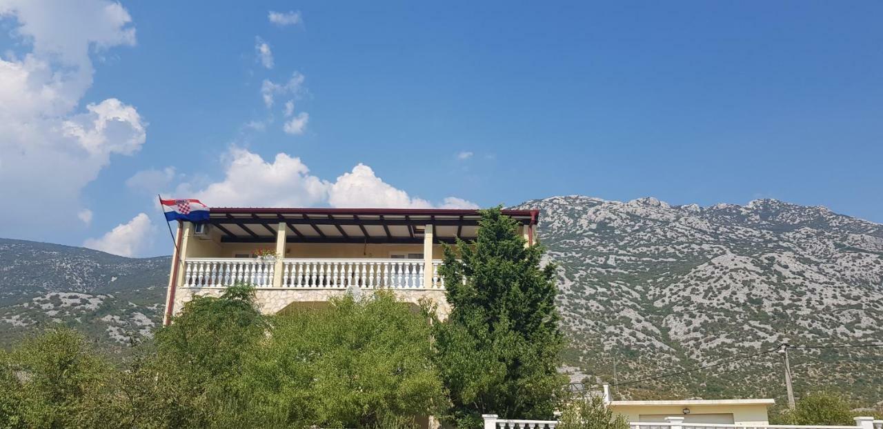Apartmani Gabi Cesarica Exterior foto